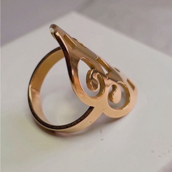 NWT Women's Ring in Gold Stainless Steel, láser Cut Pattern Celtic Style Size 7 - Picture 8 of 17